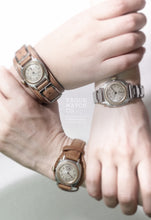 Load image into Gallery viewer, Coussin Wrist Band